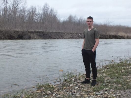  ,   Ilya, 21 ,   ,   , c , 