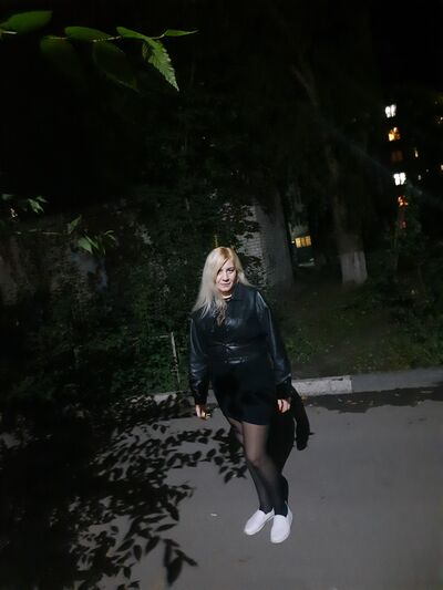  ,   Marina, 42 ,   c 