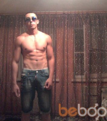  ,   Winston, 32 ,   