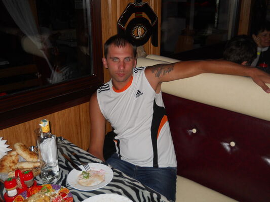  ,   Sasha, 36 ,   