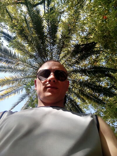  ,   Denis, 39 ,  
