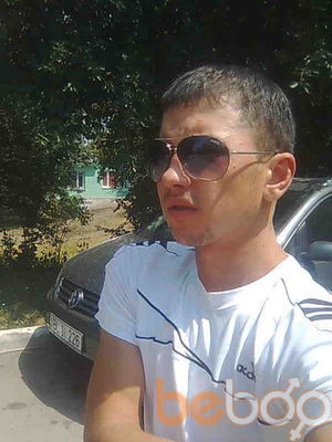  ,   Vadim, 32 ,   