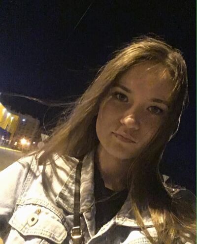  ,   Violetta, 32 ,   ,   