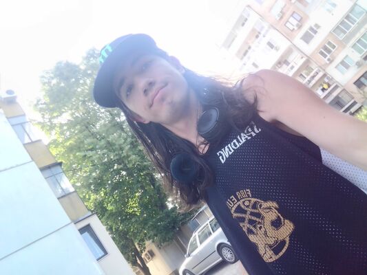  ,   Zak, 22 ,   ,   , c , 