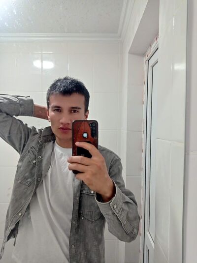  ,   Khalid, 27 ,     