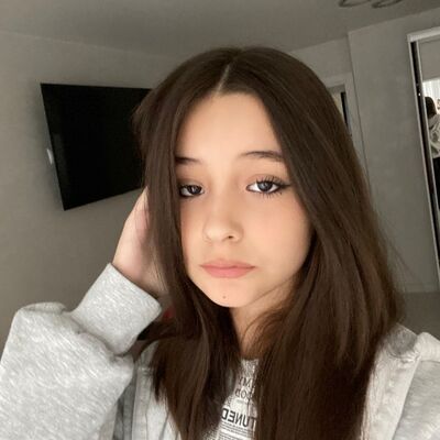  ,   Arina, 21 ,   ,   