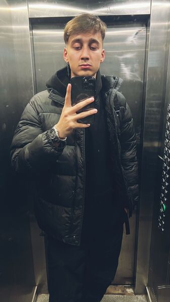  ,   Denis, 24 ,   ,   
