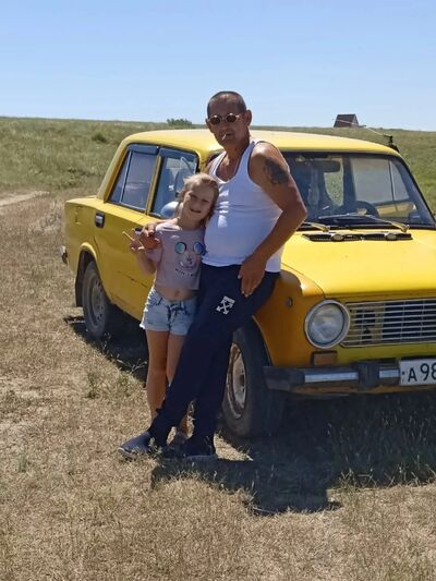  ,   Viktor, 60 ,   ,   
