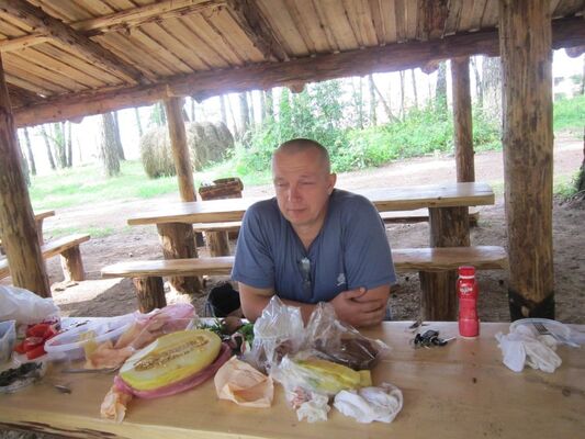  ,   Viktr, 49 ,  