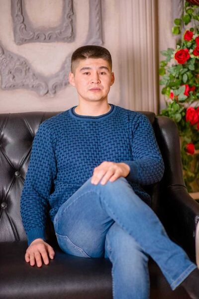  ,   Yelnur, 34 ,   ,   , c 
