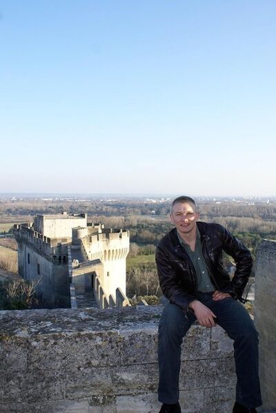  Salon-de-Provence,   Serguei, 43 ,   ,   , c 