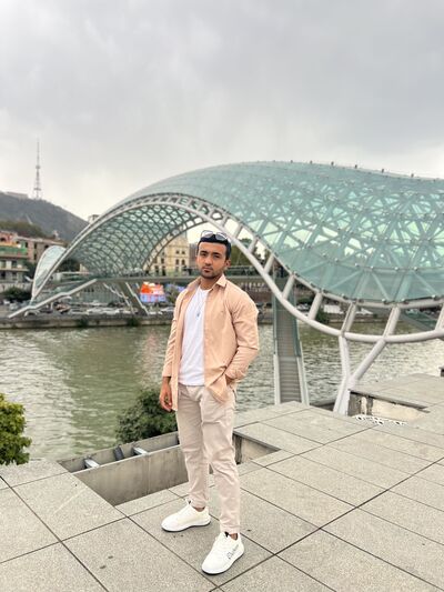  ,   Akobir, 26 ,     , c 