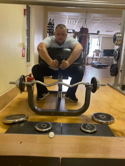  ,   Anton, 42 ,   