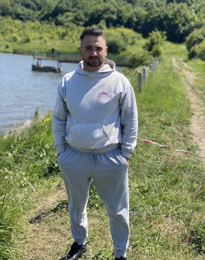  ,   Taras, 30 ,   ,   