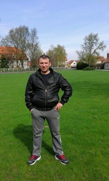  ,   Alecx, 42 ,   