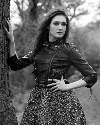  ,   Yana, 38 ,     , c 