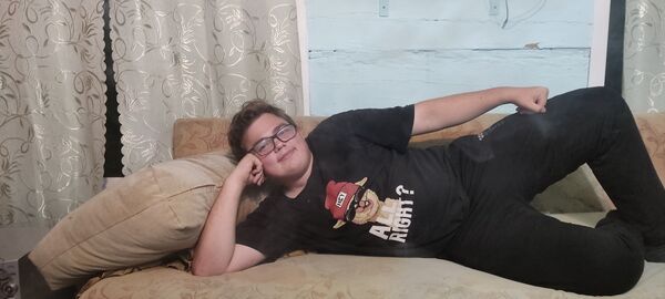  ,   Sasha, 20 ,   ,   