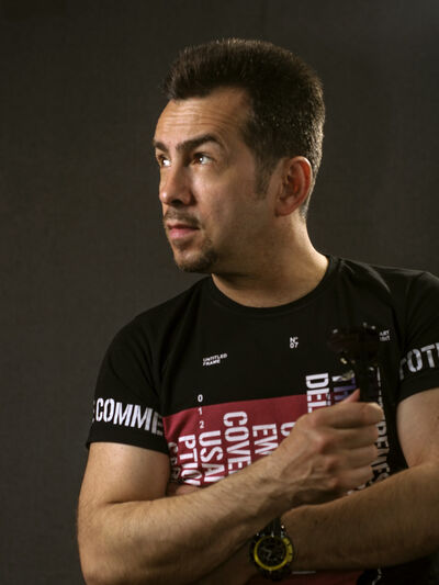  ,   Viktor, 49 ,   ,   , c 