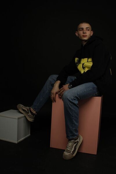  ,   Vlad, 20 ,   ,   