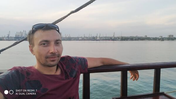  ,   Yra, 41 ,   ,   , c 