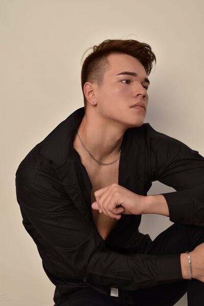  ,   Ilya, 22 ,   ,   , c 