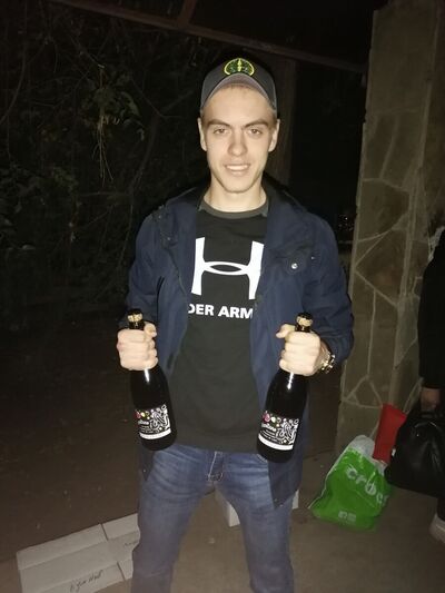  ,   Alex, 26 ,  