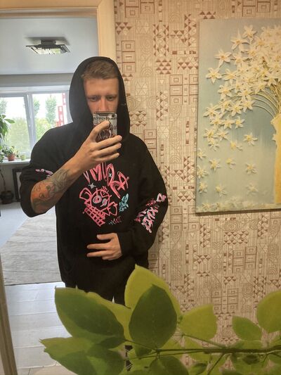  ,   Denis, 27 ,   ,   