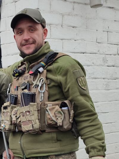  ,   Anton, 40 ,   ,   , c 