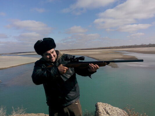  ,   Eldor, 37 ,   