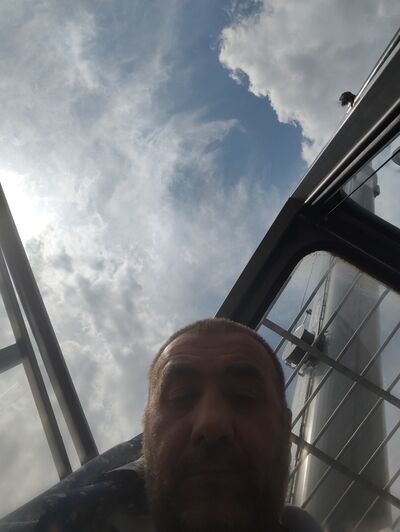  ,   Andranik, 49 ,  