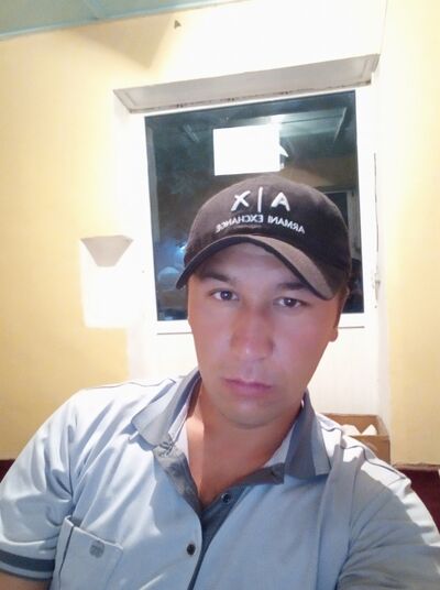  ,   Ali, 33 ,   ,   