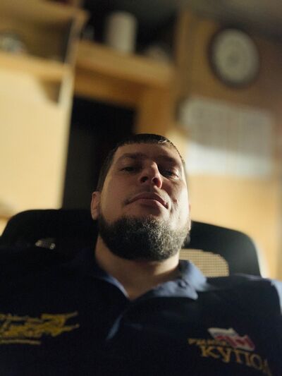  ,   Victor, 40 ,   ,   , c , 