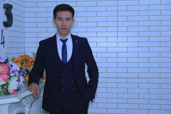  ,   Zafar, 33 ,  