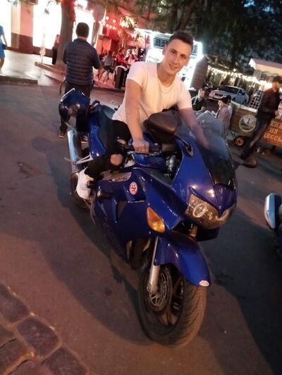  Acala del Rio,   , 27 ,  