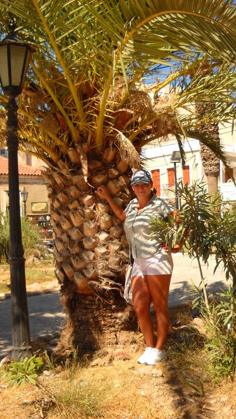  ,   Julia, 49 ,  
