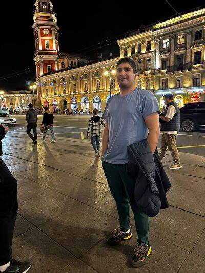  ,   Ali, 32 ,   ,   