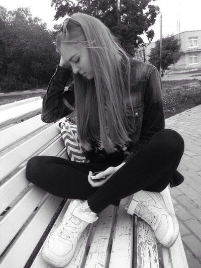  ,   Blond, 27 ,   ,   , c , 