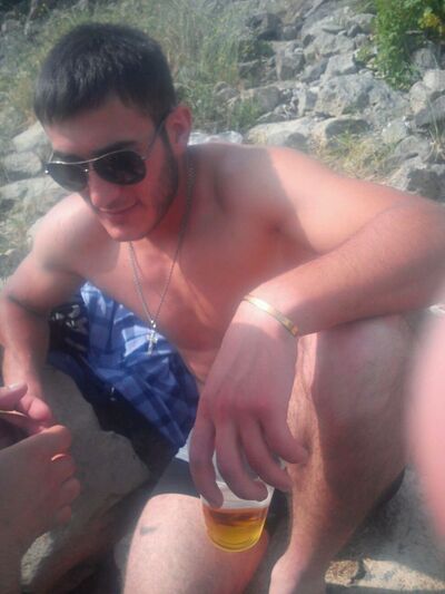  ,   Rezo, 32 ,   