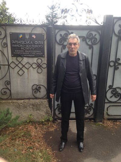  ,   Viktor, 48 ,   