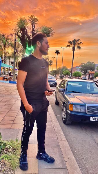  ,   Mounir, 33 ,   ,   