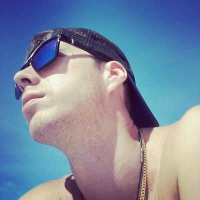  ,   Larnel, 38 ,  
