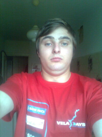  ,   Valdis, 32 ,   