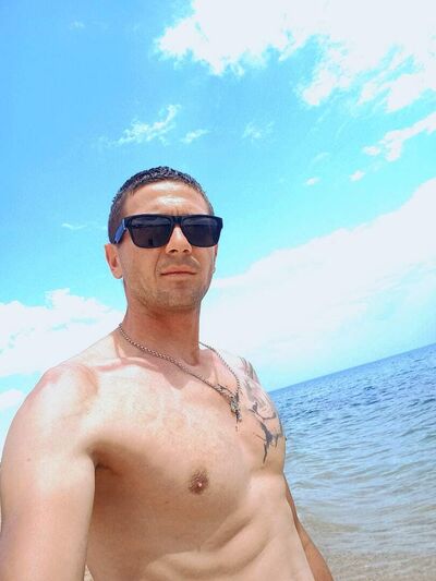  ,   Maxim, 33 ,   ,   , c , 