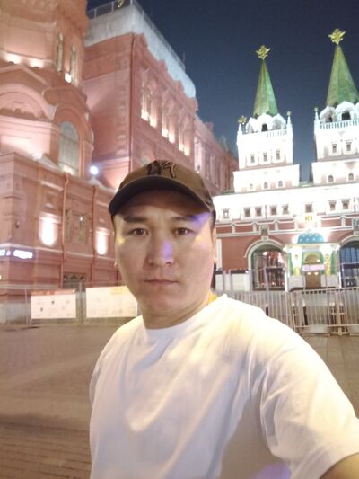  ,   Umar, 33 ,   ,   