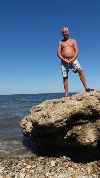  ,   Valeri, 61 ,     , c 