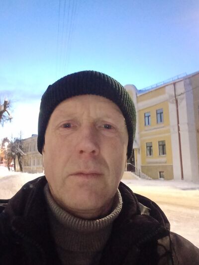  ,   Viktor, 52 ,   ,   