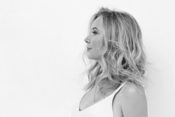  Limassol,   , 37 ,     , c 