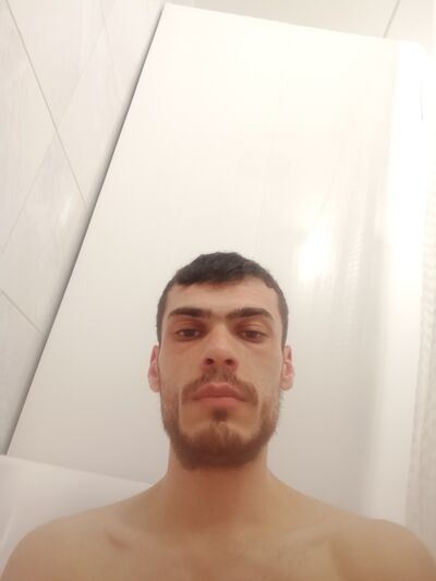  ,   Robert, 28 ,   