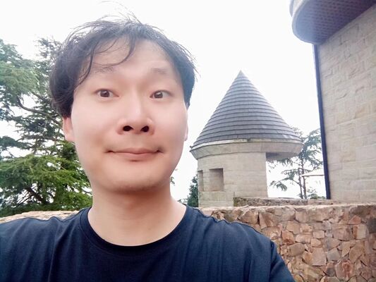  ,   Makcim, 39 ,   ,   , c 