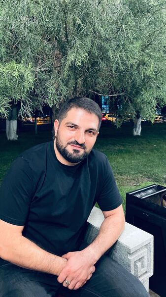  ,   Artur, 37 ,   ,   